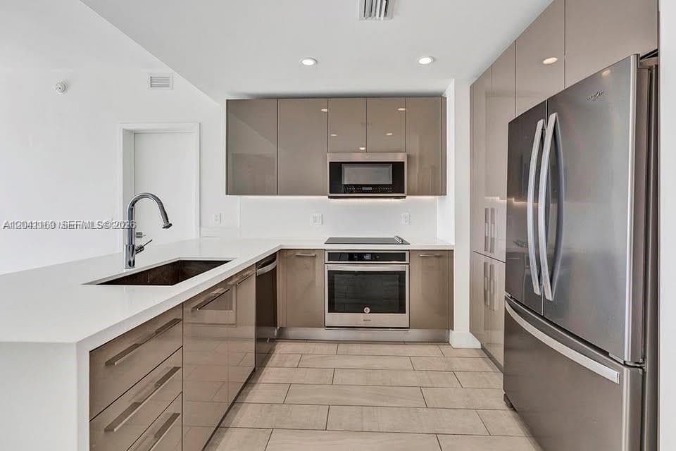 2000 S Metropica Way # 907, Sunrise, FL 33323 — zdjęcie 2