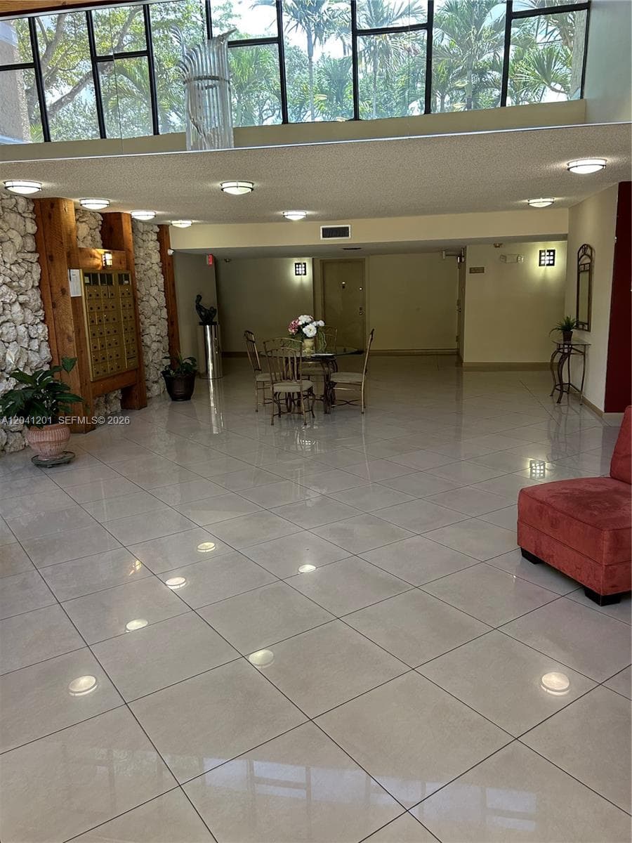 16325 Golf Club Rd # 304, Weston, FL 33326 — zdjęcie 2