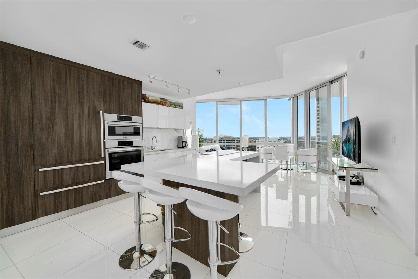 851 NE 1st Avenue # 2410, Miami, FL 33132 — zdjęcie 4