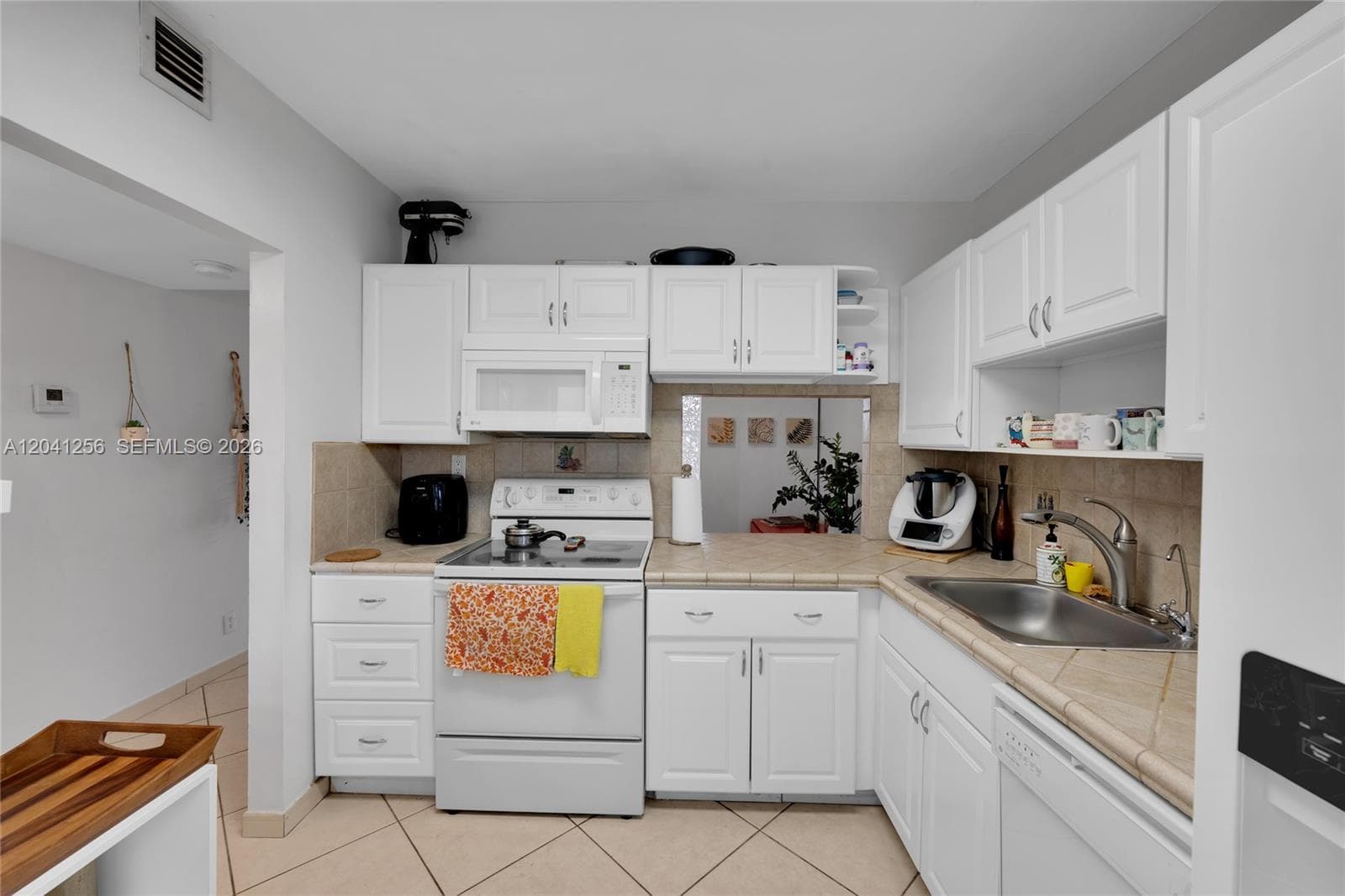 3199 S Ocean Dr # 402, Hallandale Beach, FL 33009 — zdjęcie 3