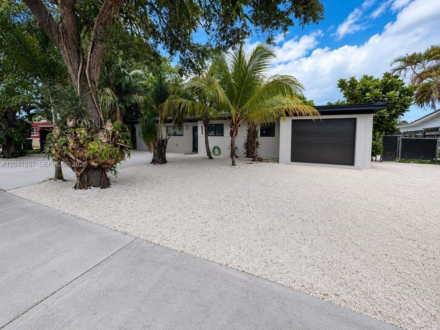 19700 NE 11th Pl, Miami, FL 33179 — zdjęcie 2