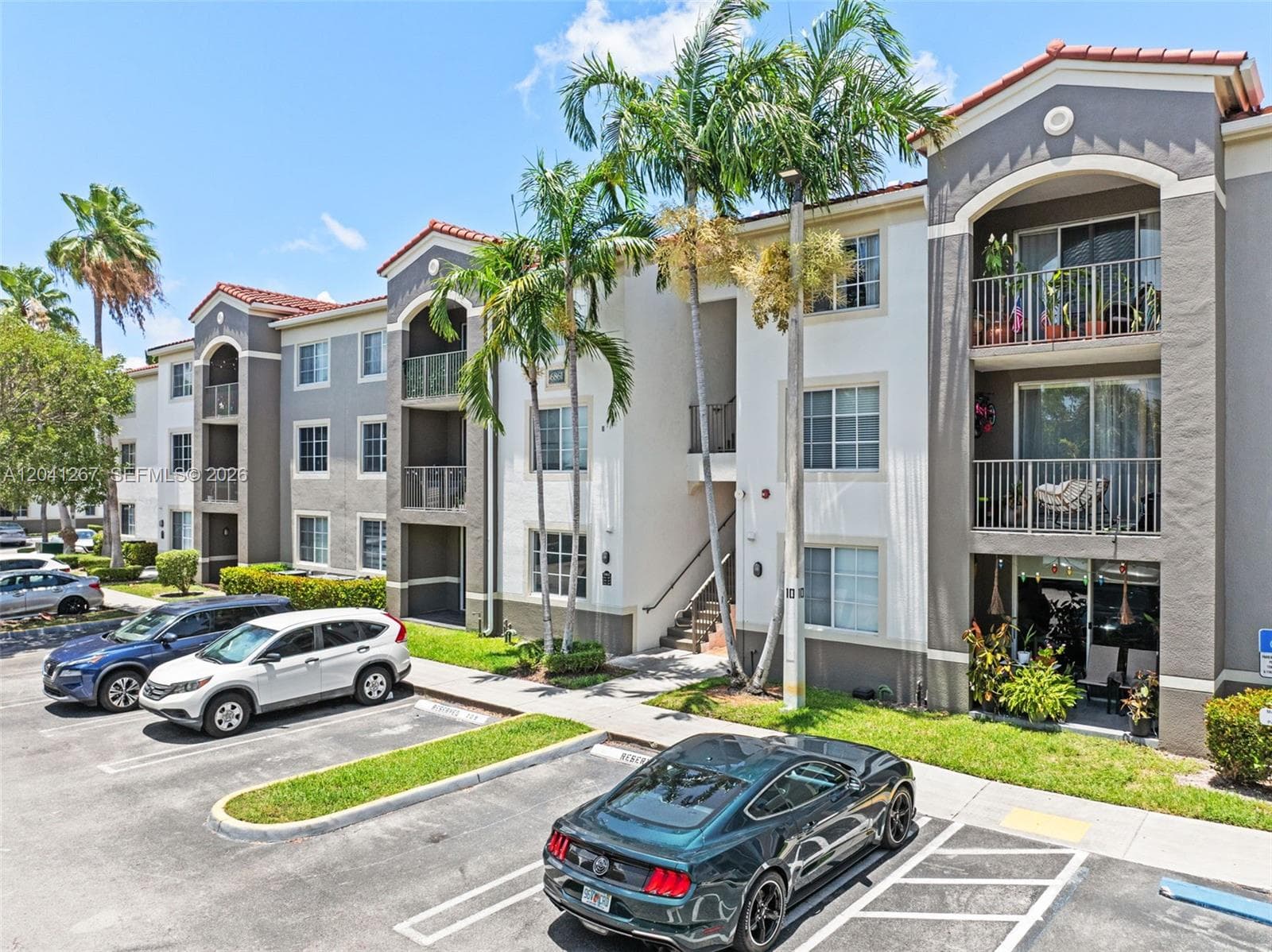 6861 SW 44th St # 202, Miami, FL 33155