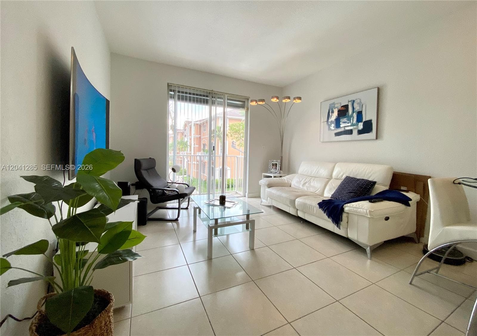 7250 NW 177th St # 200-16, Hialeah, FL 33015 — zdjęcie 2