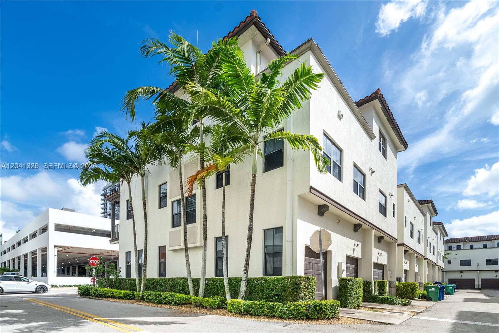 8478 NW 52nd St, Doral, FL 33166 — zdjęcie 5