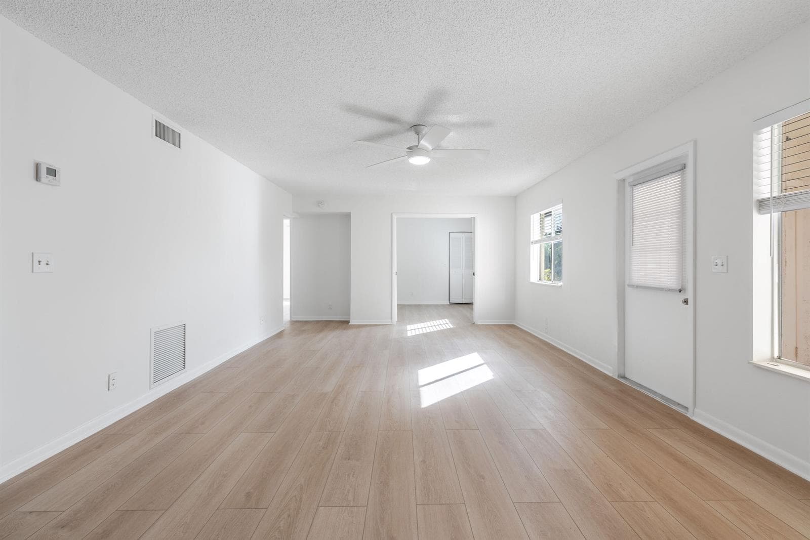 3561 Tall Pine Way # D-2, FL 33463 — zdjęcie 3