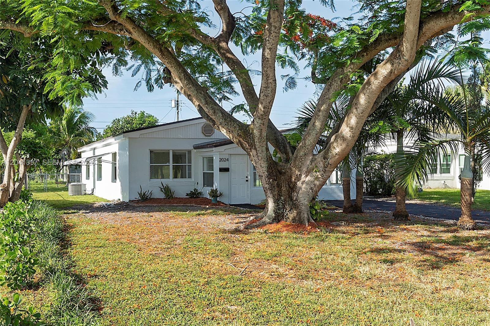 2024 NE 174th St, North Miami Beach, FL 33162 — zdjęcie 2