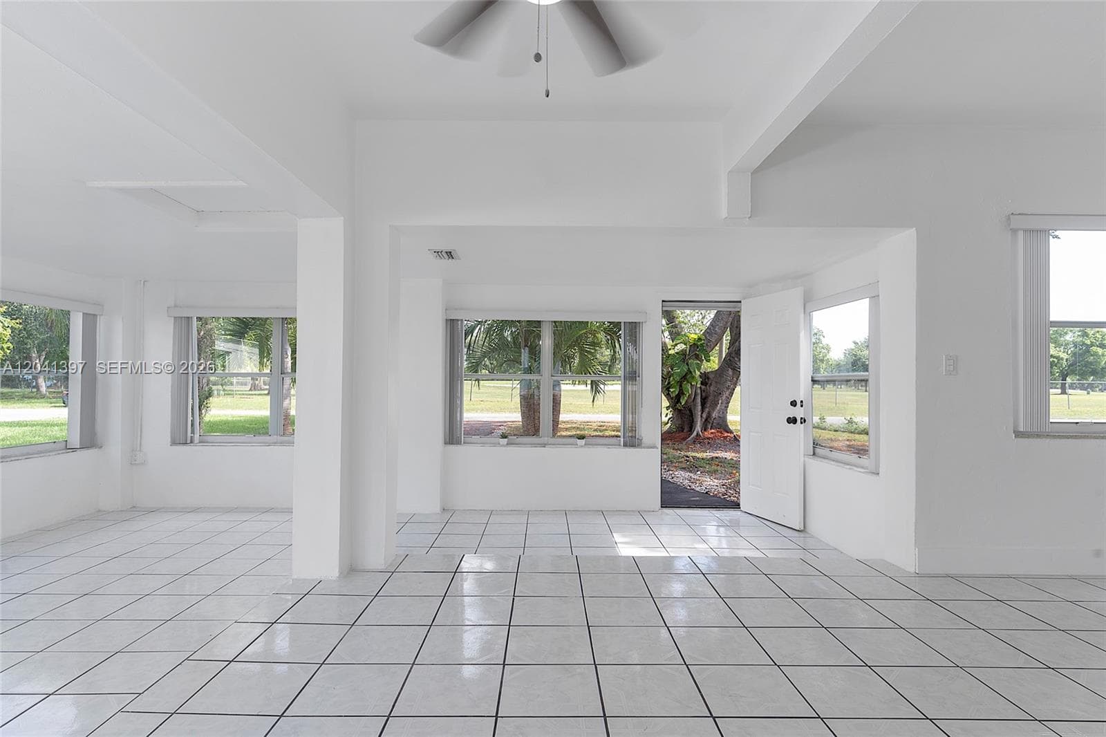 2024 NE 174th St, North Miami Beach, FL 33162 — zdjęcie 4