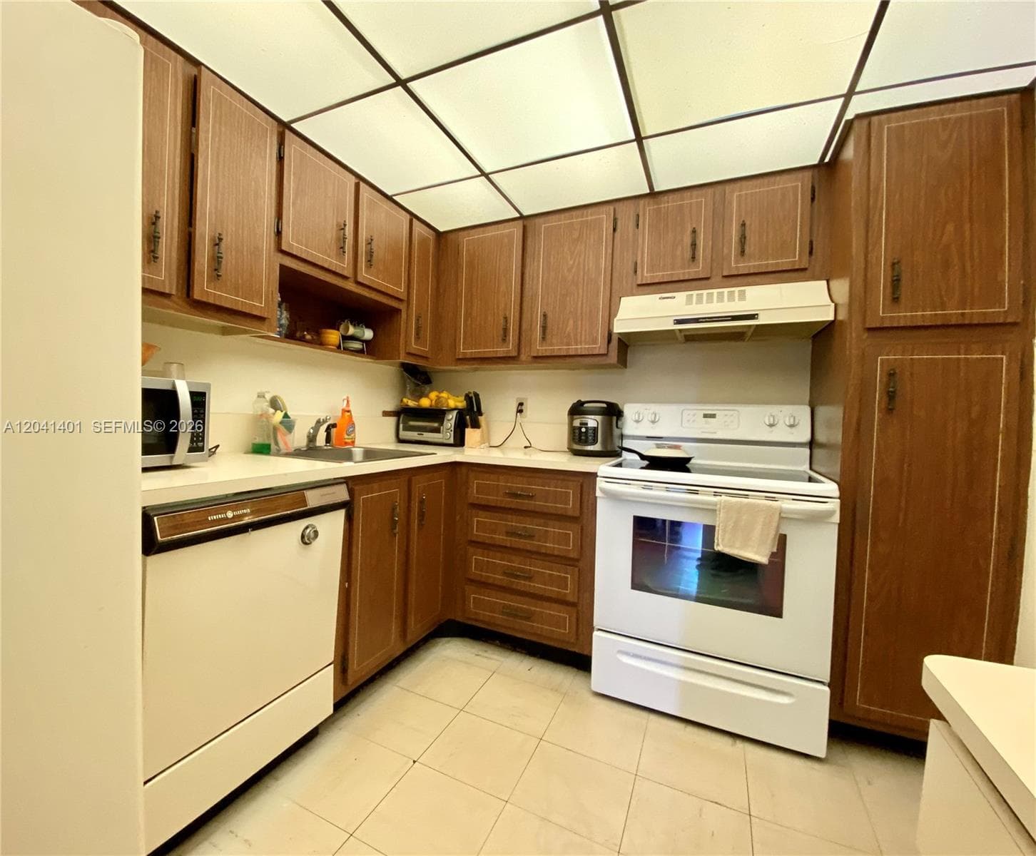 1300 Saint Charles Pl # 420, Pembroke Pines, FL 33026 — zdjęcie 4