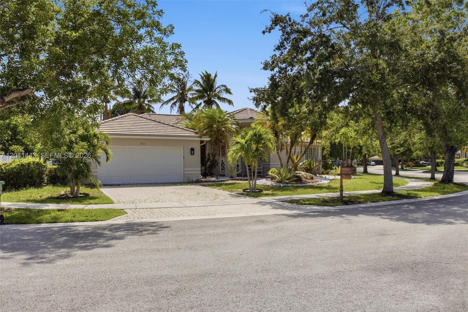 241 Fairmont Way, Weston, FL 33326 — zdjęcie 4