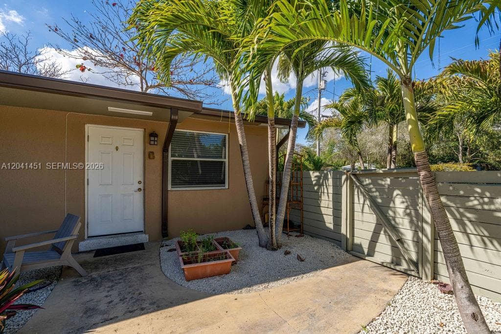 2470 NE 182nd Ter # 1, North Miami Beach, FL 33160 — zdjęcie 3
