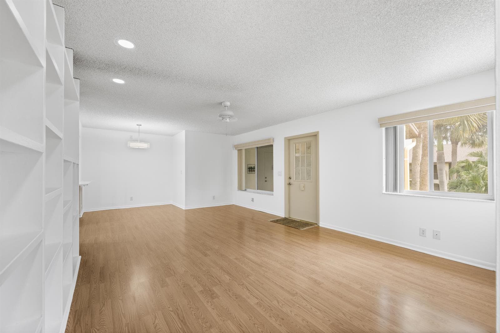 313 Pine Ridge Circle # C-2, FL 33463 — zdjęcie 5