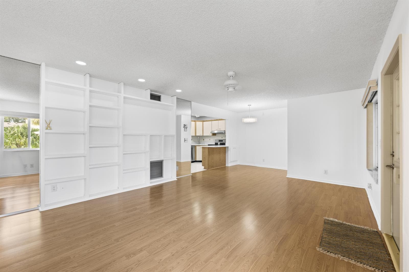 313 Pine Ridge Circle # C-2, FL 33463 — zdjęcie 4