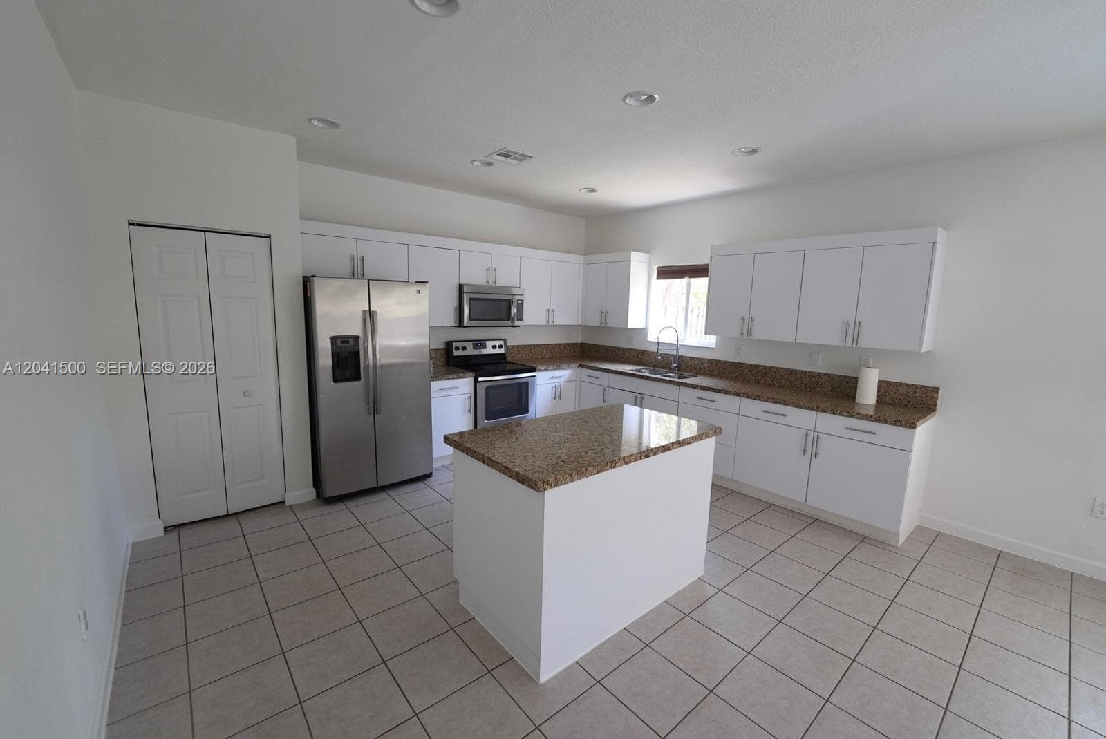 8836 SW 221 TERR, Miami, FL 33190 — zdjęcie 5