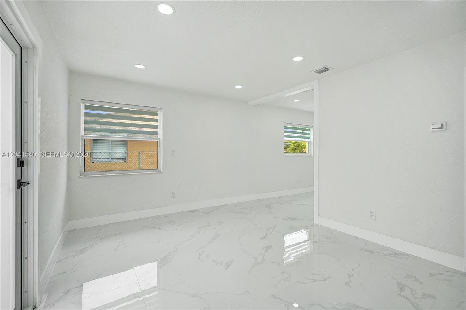 1245 Vermont St, Opa-Locka, FL 33054 — zdjęcie 4