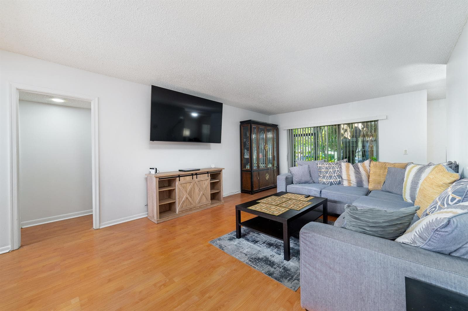8968 W Sample Road # 101, Coral Springs, FL 33065 — zdjęcie 4