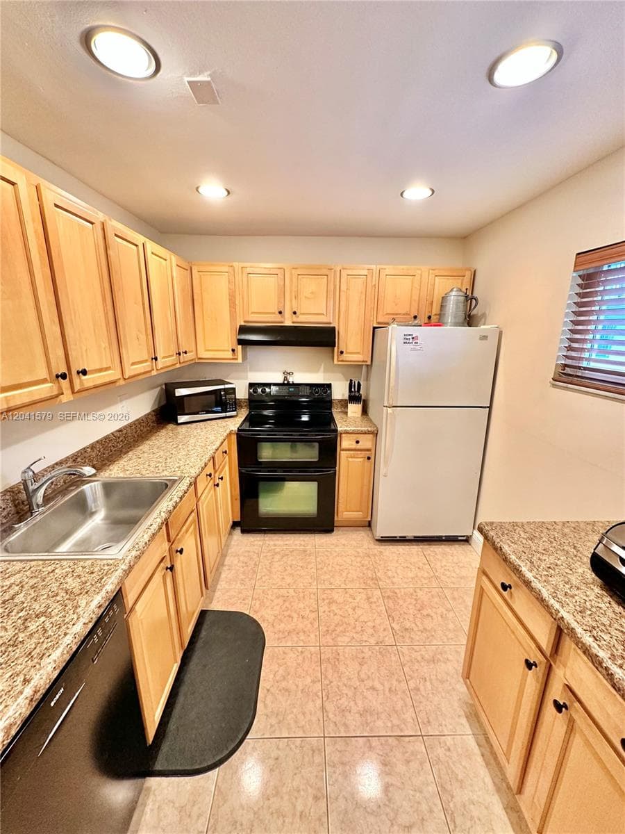 7561 NW 16th St # 2208, Plantation, FL 33313 — zdjęcie 4