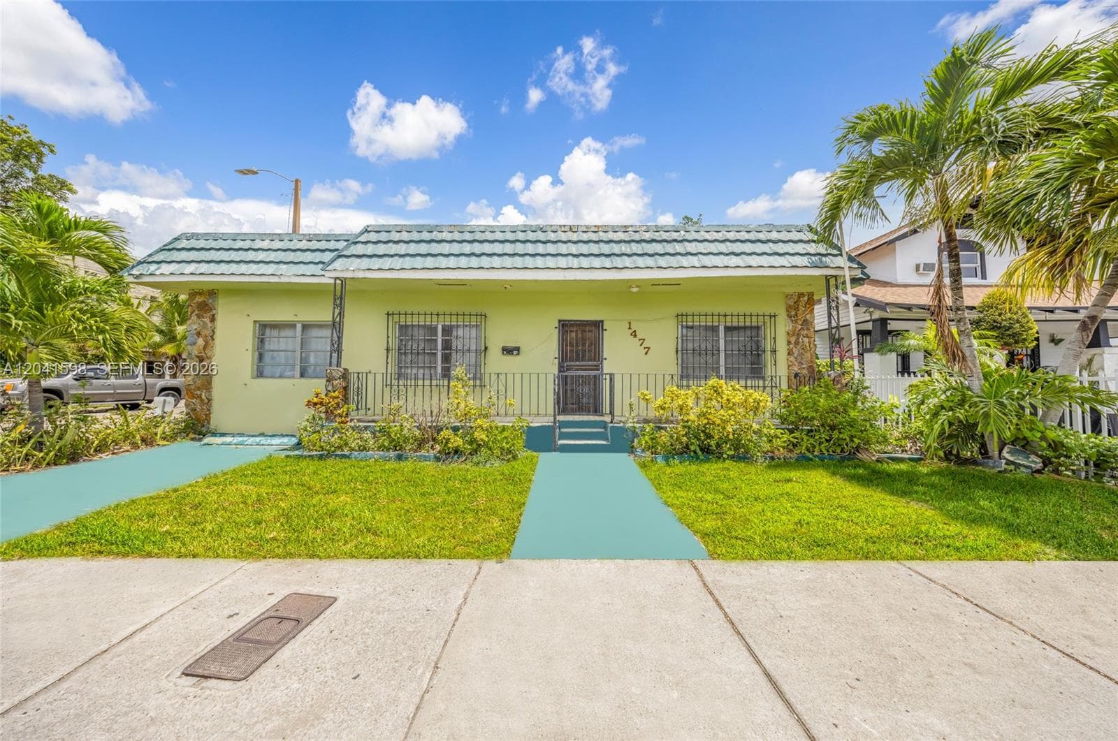 1477 NW 2nd St, Miami, FL 33125 — zdjęcie 2