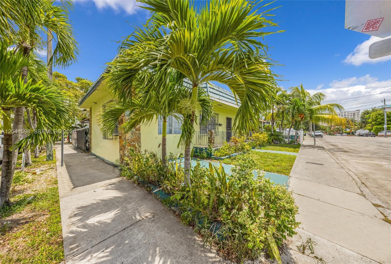1477 NW 2nd St, Miami, FL 33125 — zdjęcie 3