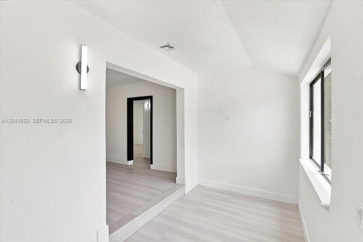 811 NW 65th St, Miami, FL 33150 — zdjęcie 3