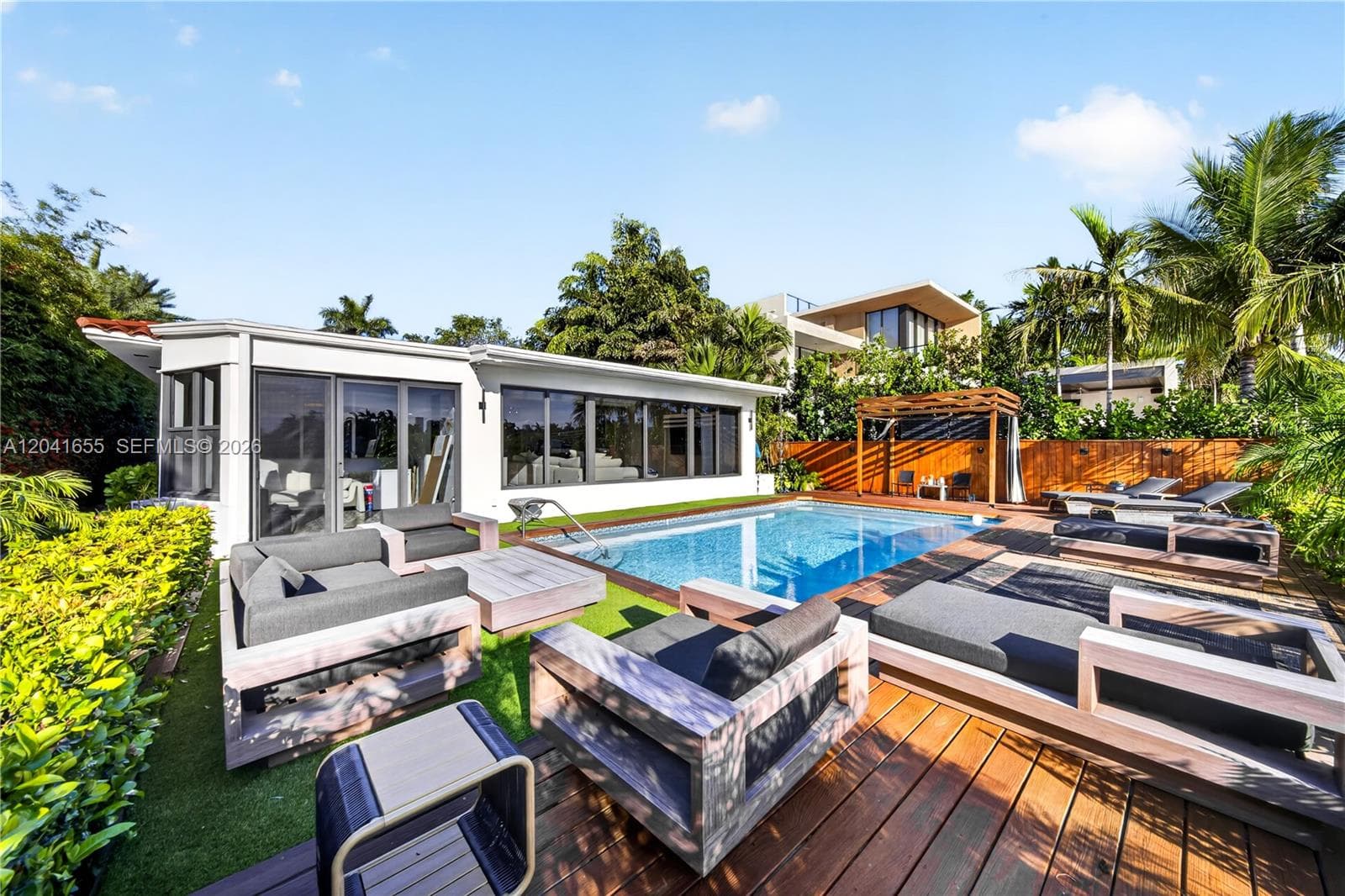 460 W Dilido Dr, Miami Beach, FL 33139 — zdjęcie 3