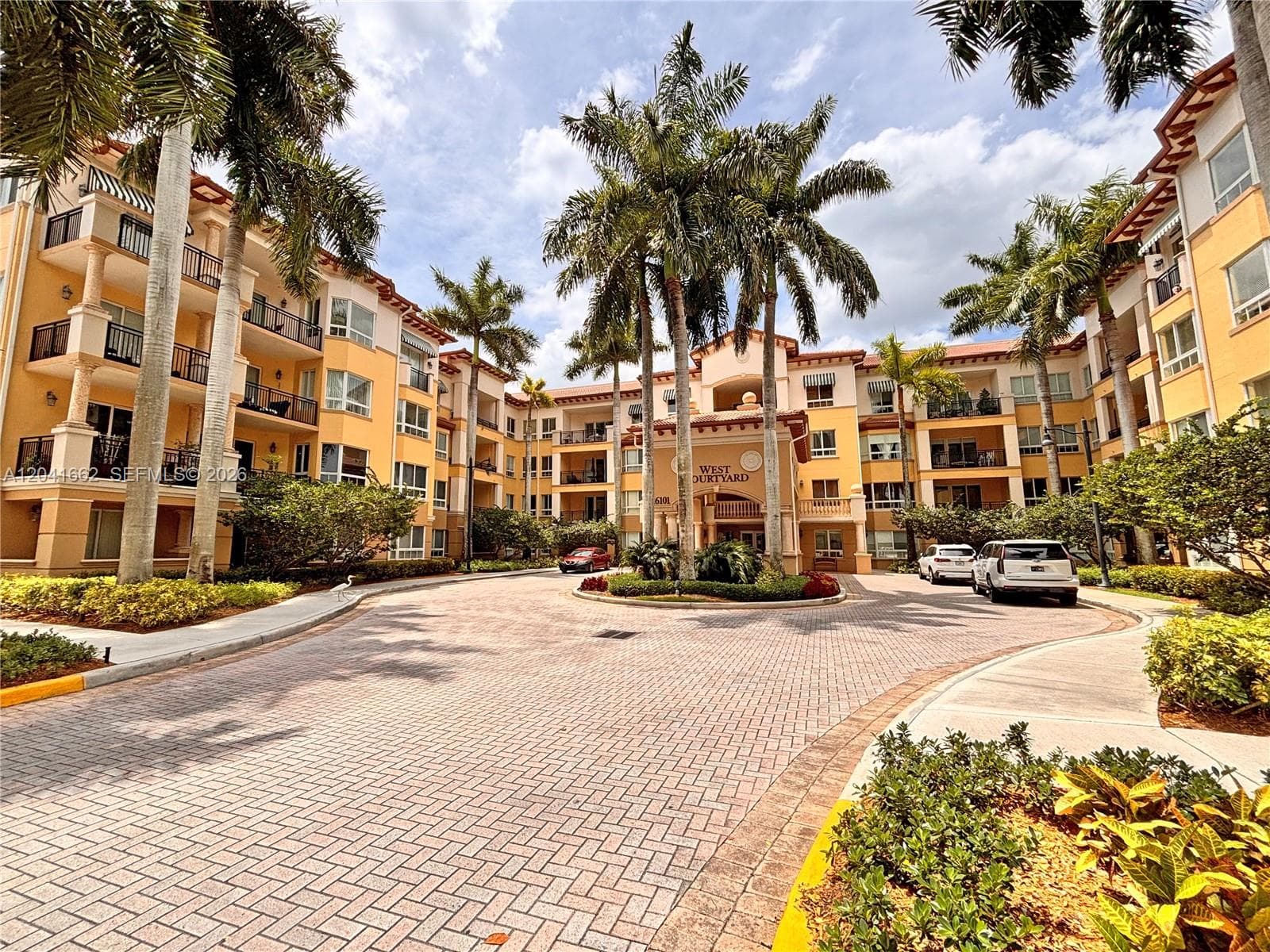 16101 Emerald Estates Dr # 155, Weston, FL 33331 — zdjęcie 2