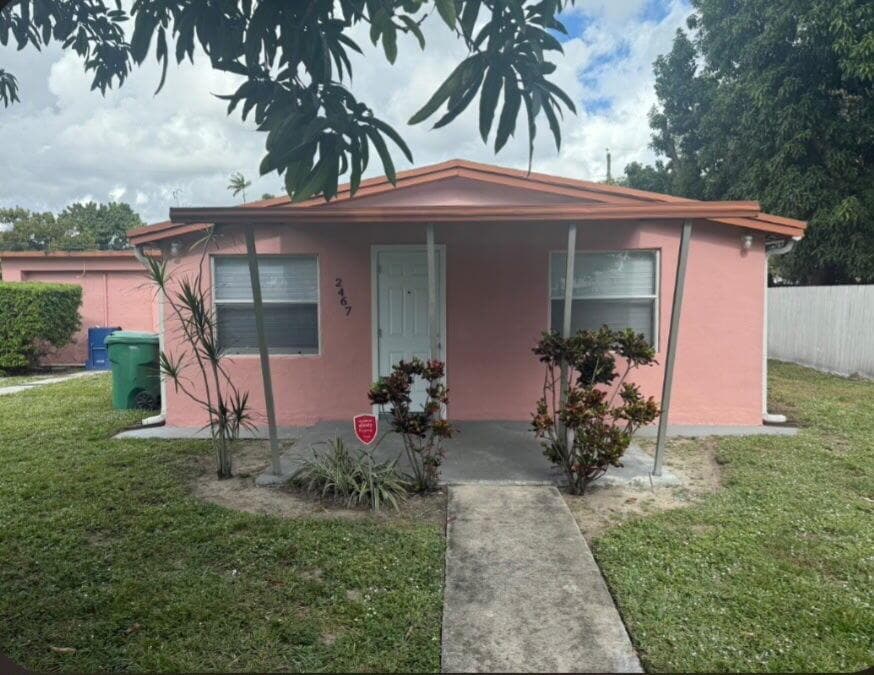 2467 NW 90th Street, Miami, FL 33147 — zdjęcie 2