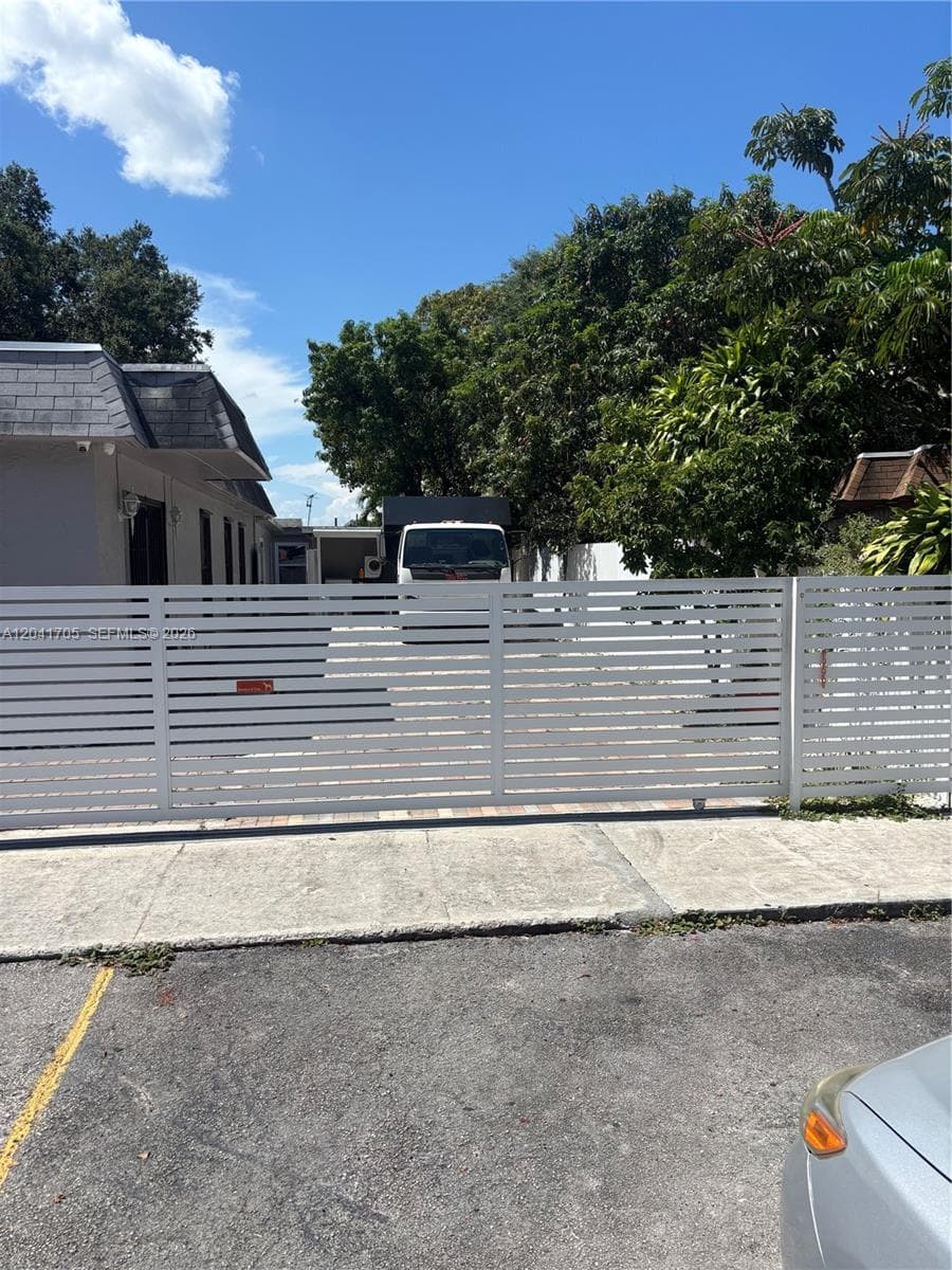 21122 NW 39th Ave, Miami Gardens, FL 33055 — zdjęcie 3