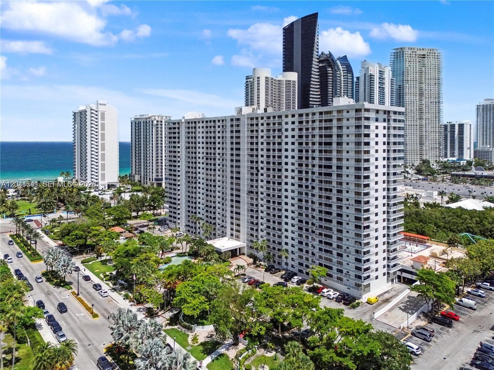 210 174th St # 405, Sunny Isles Beach, FL 33160 — zdjęcie 2