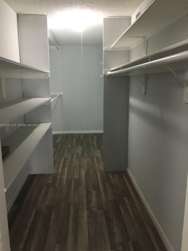 6930 Miami Gardens Dr # 1-209, Hialeah, FL 33015 — zdjęcie 3