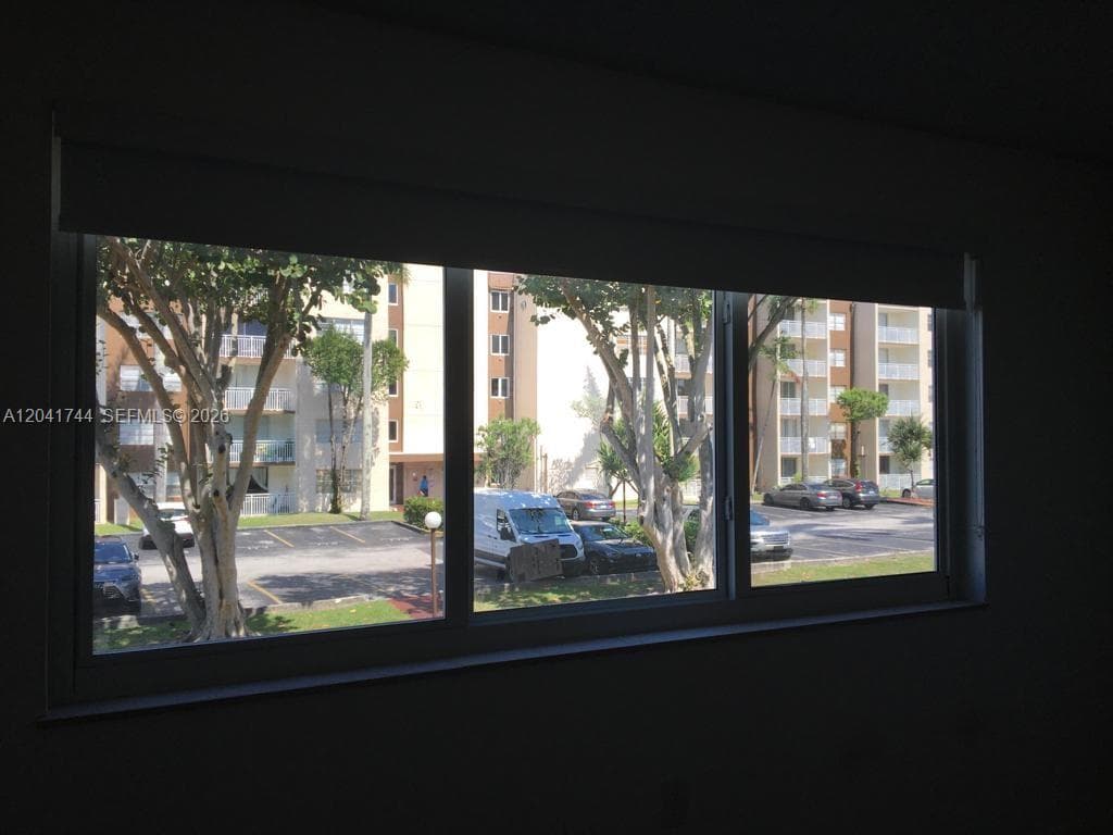 6930 Miami Gardens Dr # 1-209, Hialeah, FL 33015 — zdjęcie 5