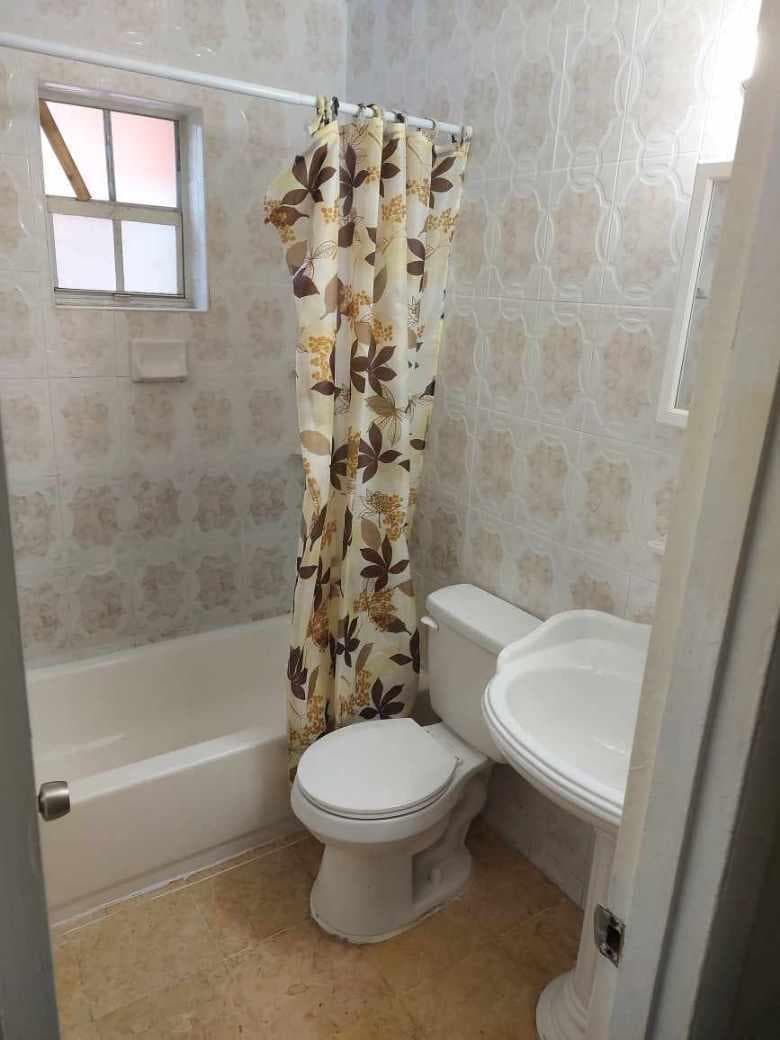 1980 Lincoln Avenue, Opa-Locka, FL 33054 — zdjęcie 3