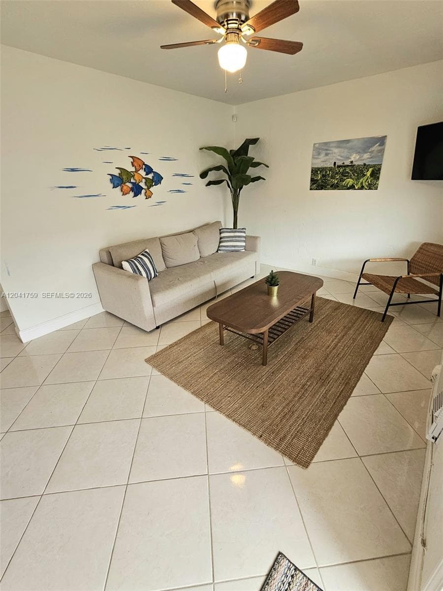 7400 Harding Ave # 22, Miami Beach, FL 33141 — zdjęcie 2