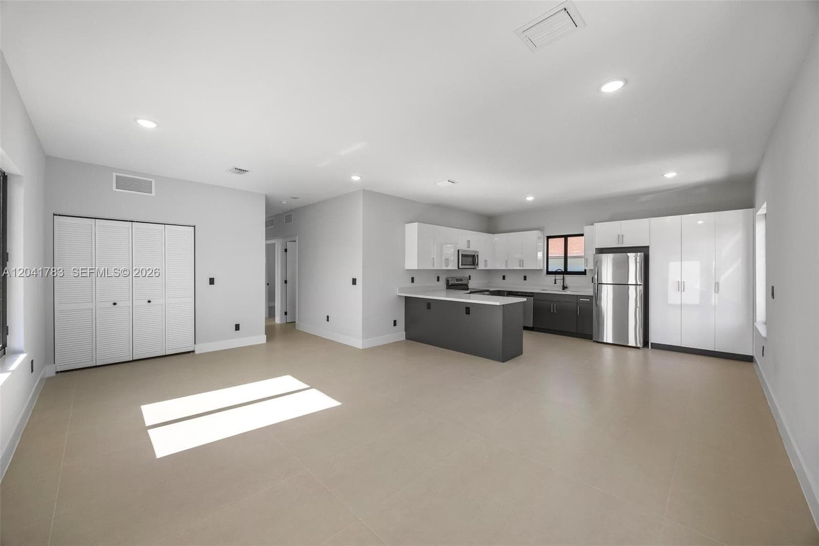 601 NW 3rd Ave, Hallandale Beach, FL 33009 — zdjęcie 5