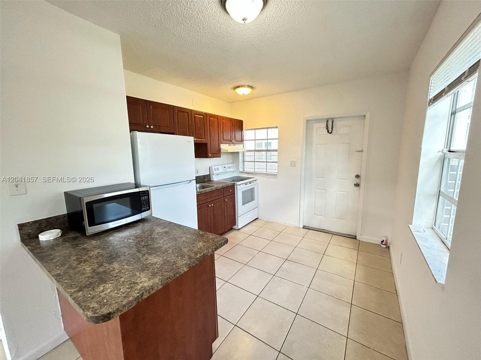 990 Phippen Waiters Rd, Dania Beach, FL 33004 — zdjęcie 2
