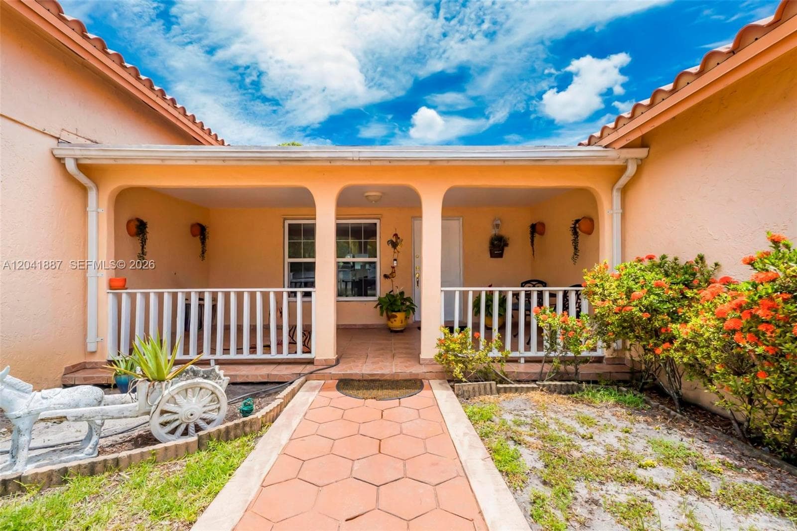 19240 NW 60th Ct, Hialeah, FL 33015 — zdjęcie 3