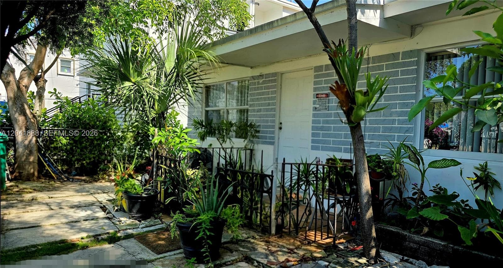 241 NW 32nd St, Miami, FL 33127 — zdjęcie 2