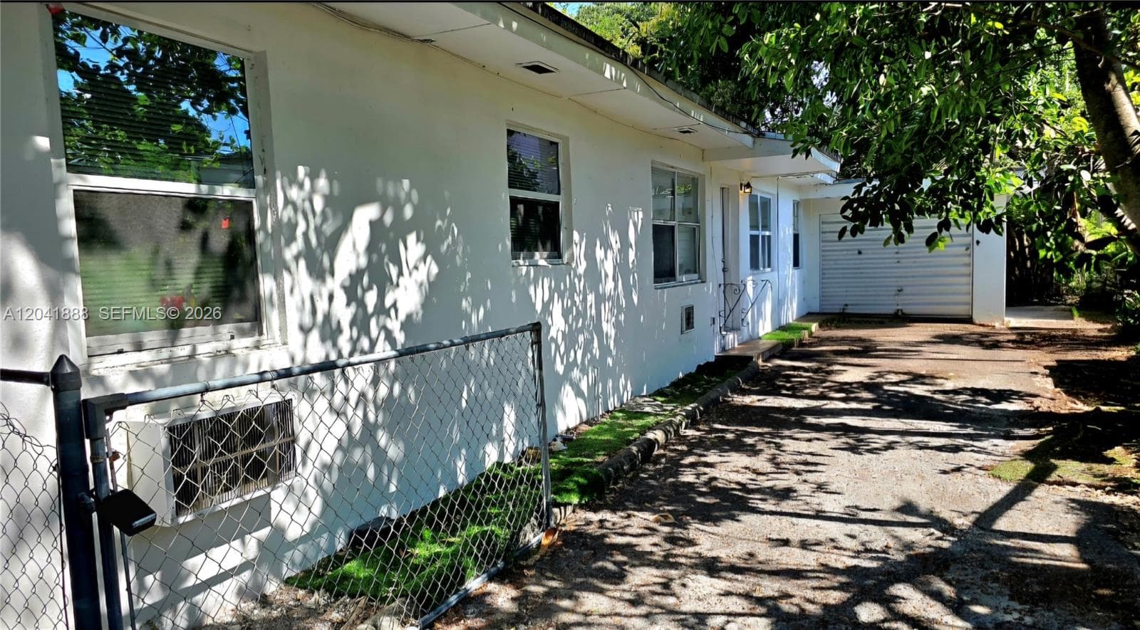 241 NW 32nd St, Miami, FL 33127 — zdjęcie 4
