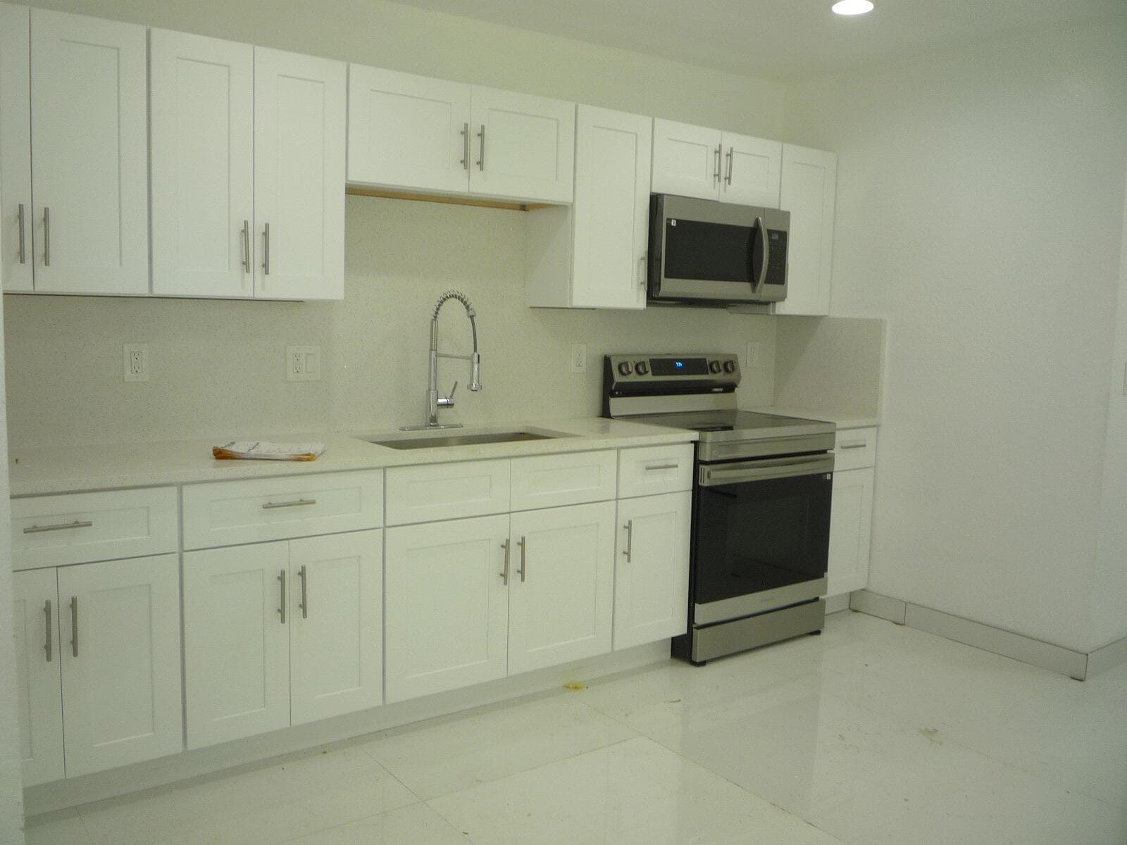2162 NW 28th Street, Oakland Park, FL 33311 — zdjęcie 5