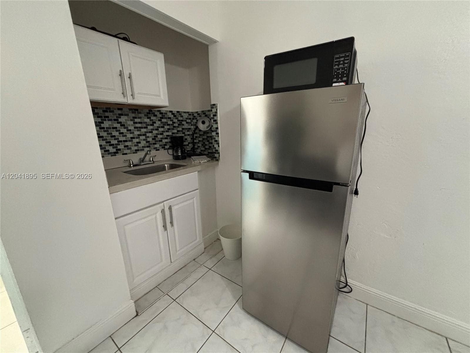 1843 Dewey St # 118, Hollywood, FL 33020 — zdjęcie 3