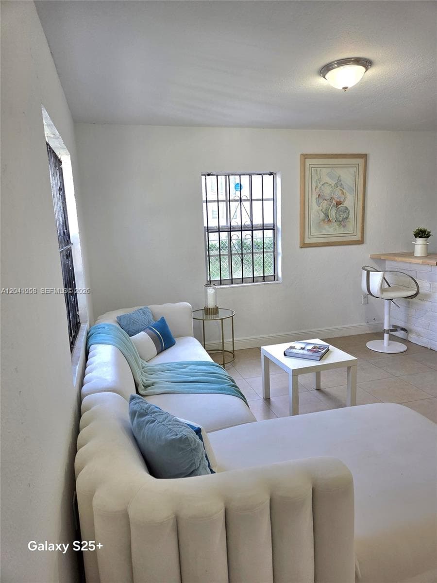 1321 NW 82nd St, Miami, FL 33147 — zdjęcie 5