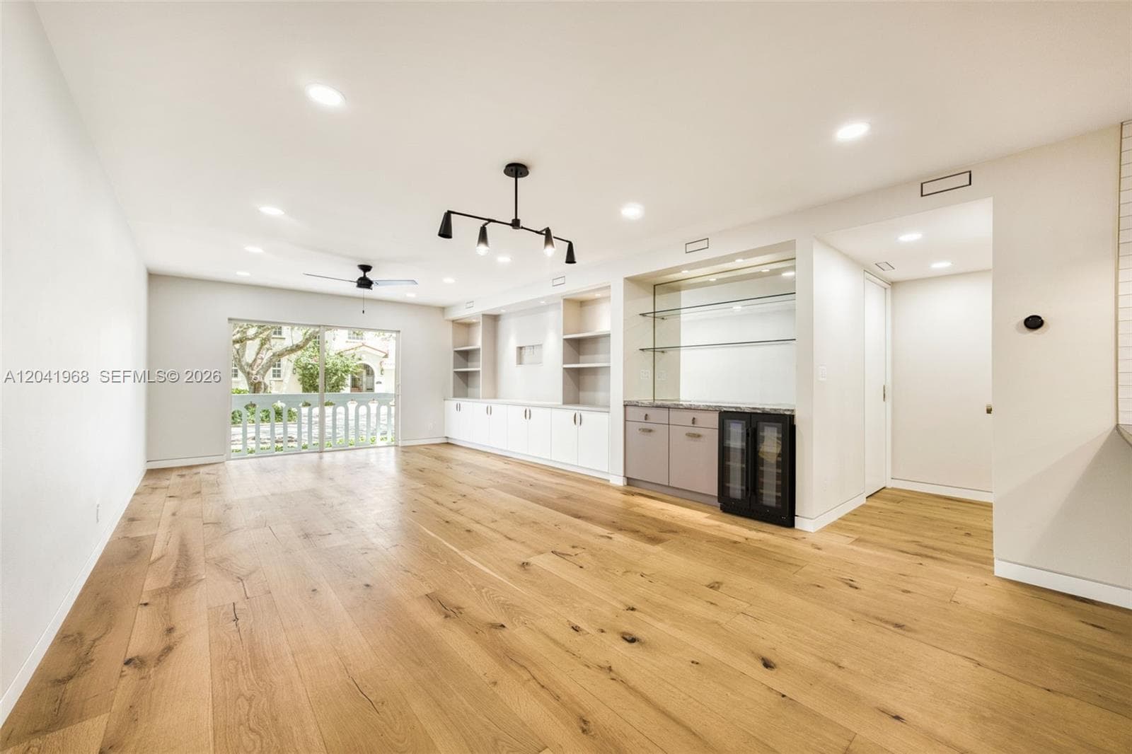 100 Edgewater Dr # 142, Coral Gables, FL 33133 — zdjęcie 2