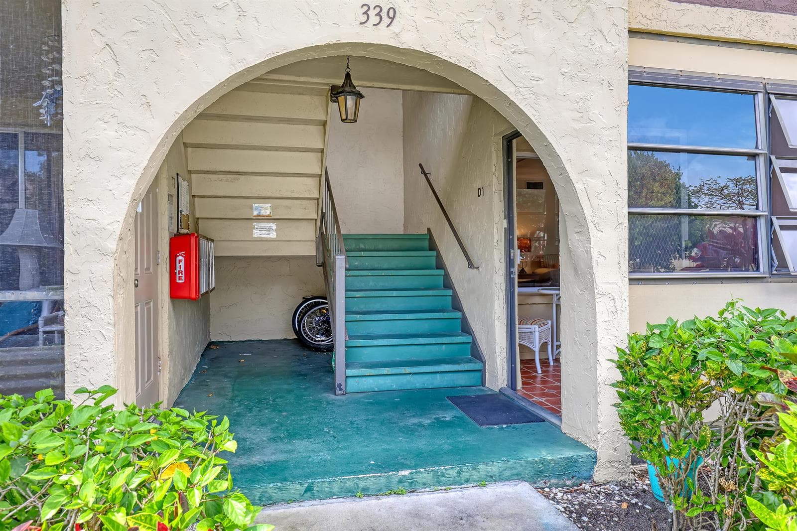 339 Pine Ridge Circle # D-1, FL 33463 — zdjęcie 5