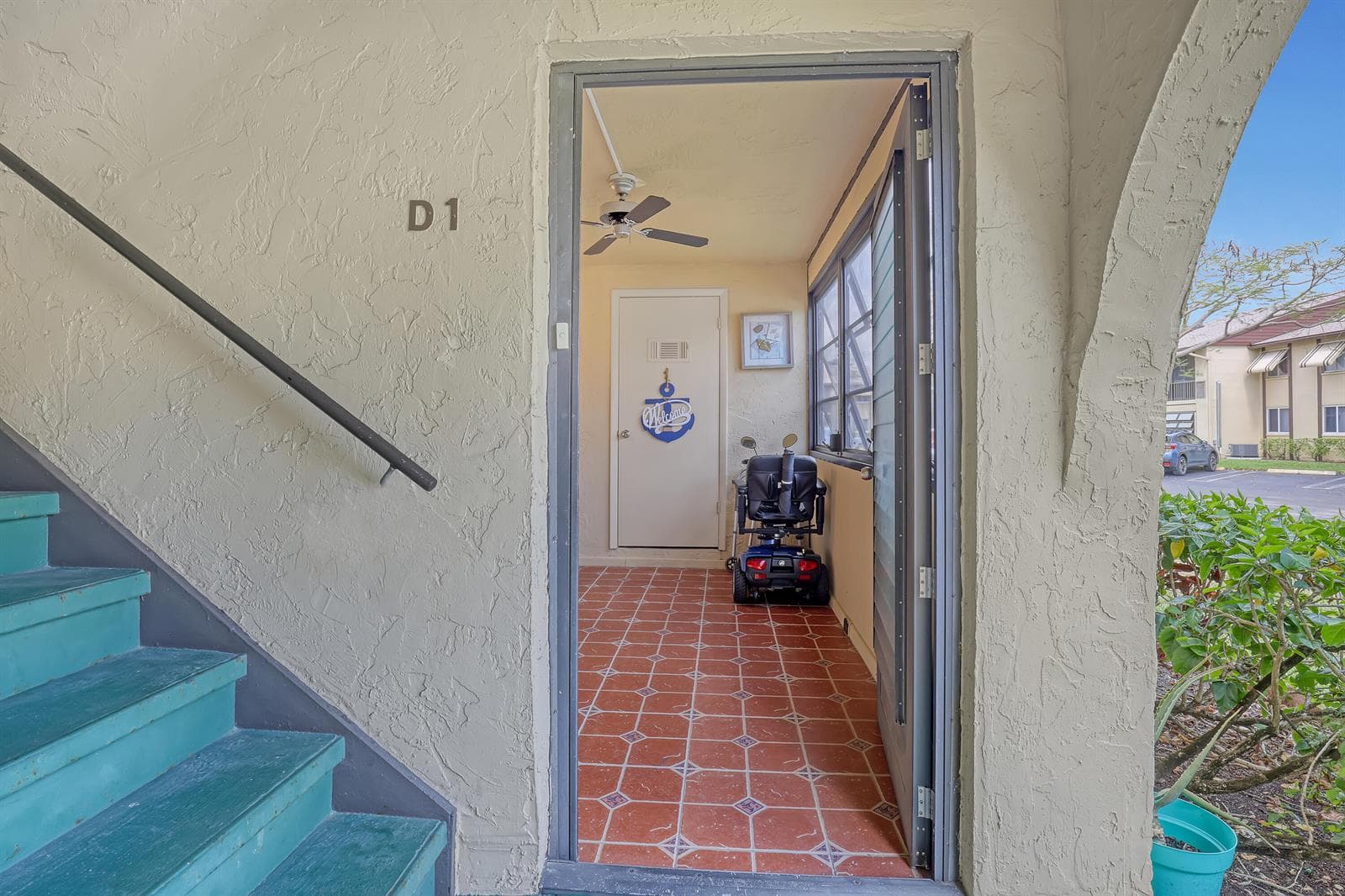339 Pine Ridge Circle # D-1, FL 33463 — zdjęcie 4