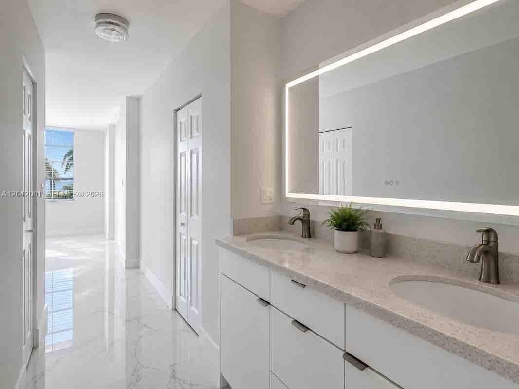 500 Bayview Dr # 232, Sunny Isles Beach, FL 33160 — zdjęcie 3