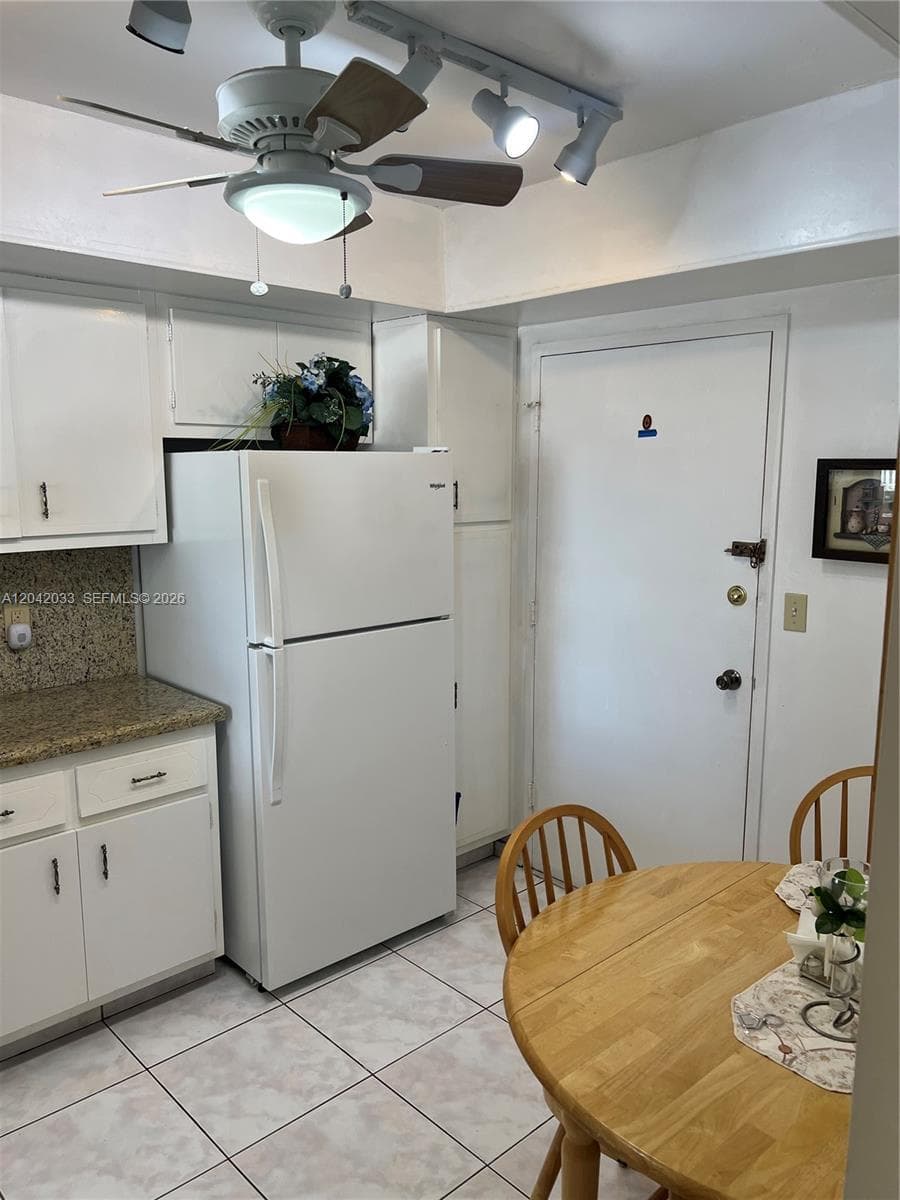 1351 NE Miami Gardens Dr # 222E, Miami, FL 33179 — zdjęcie 2