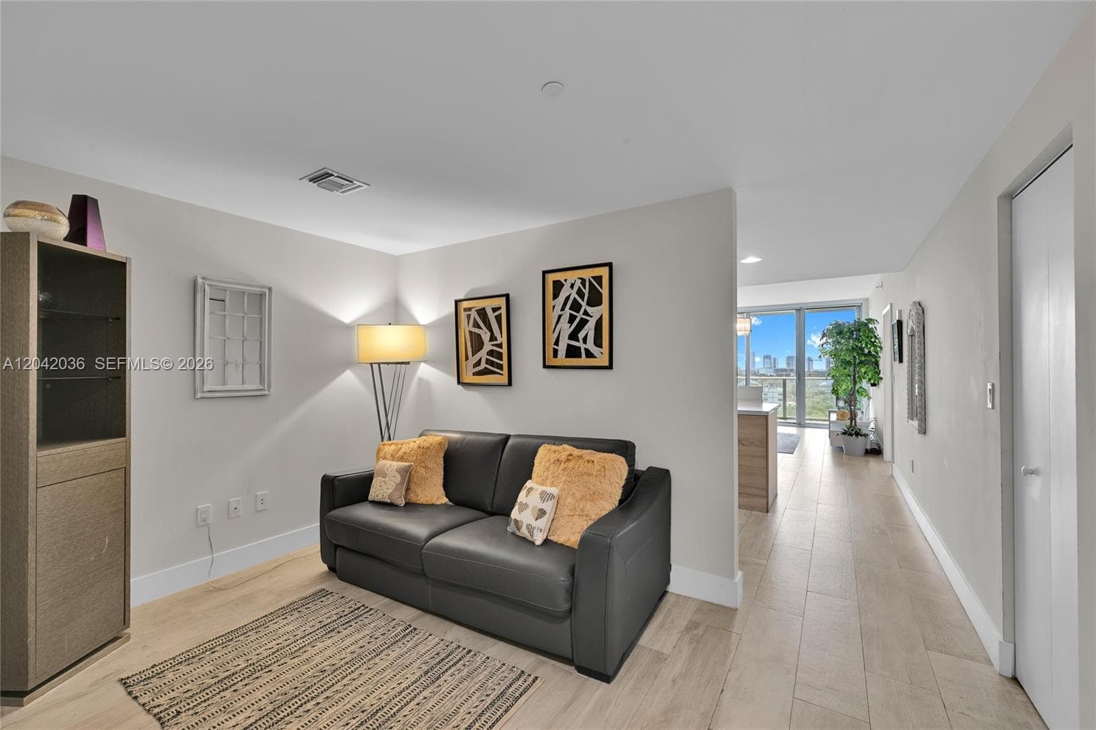 16385 Biscayne Blvd # 1020, North Miami Beach, FL 33160 — zdjęcie 2