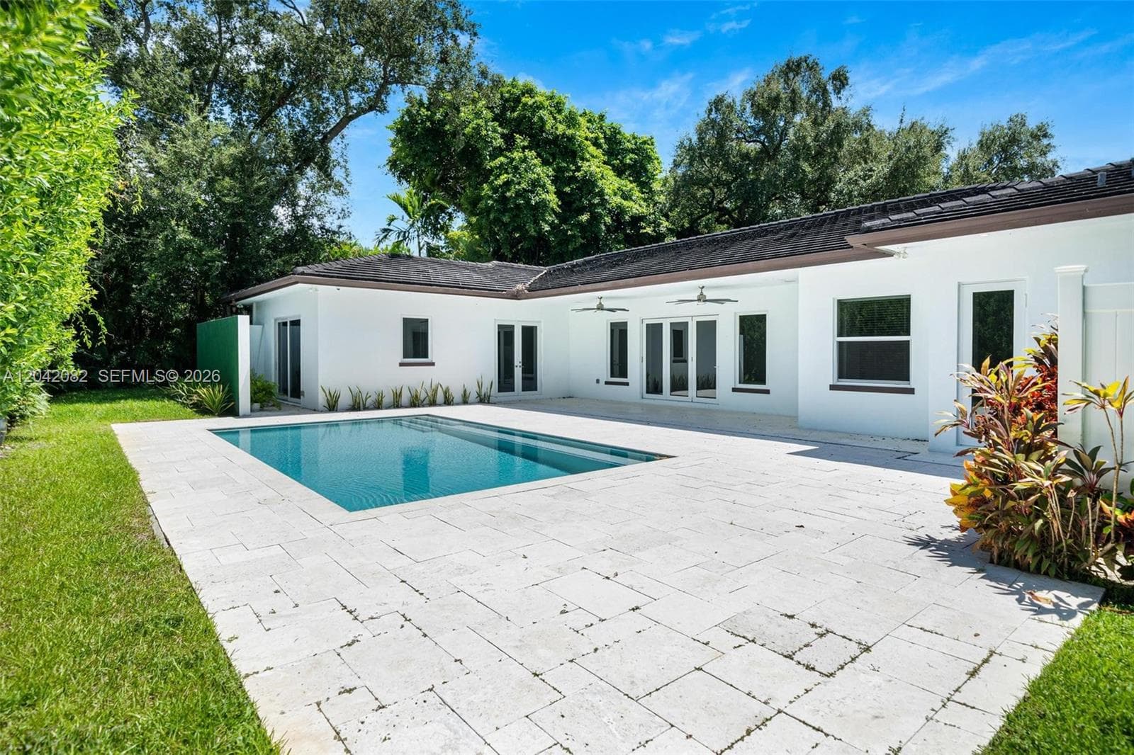 511 Madeira Ave, Coral Gables, FL 33134 — zdjęcie 2