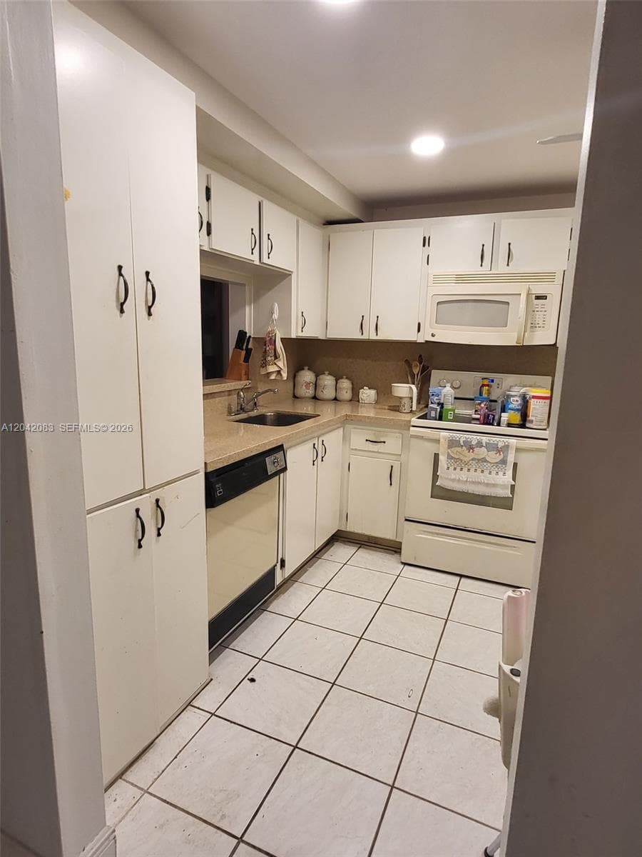 900 Colony Point Cir # 107, Pembroke Pines, FL 33026 — zdjęcie 4