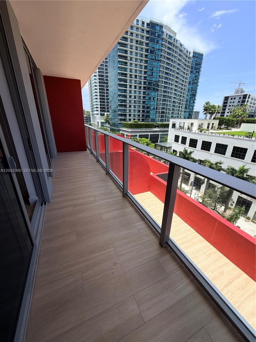 90 NE 32nd St # 706, Miami, FL 33137 — zdjęcie 4