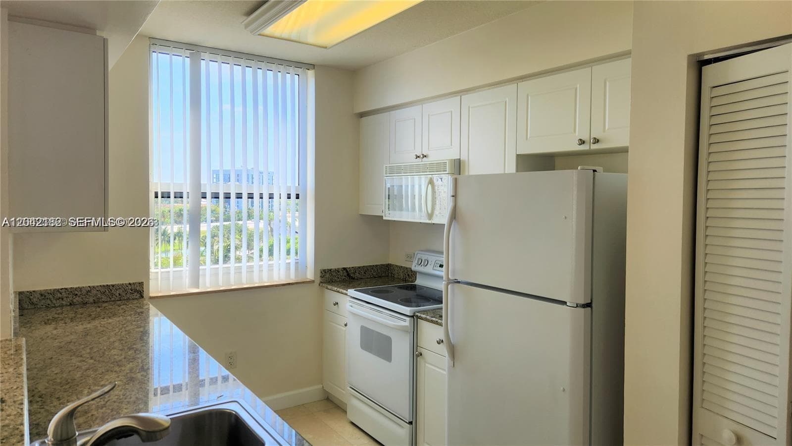 19501 W Country Club Dr # 704, Aventura, FL 33180 — zdjęcie 2